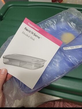 Tupperware Blue Rock 'N Serve Divided Dish